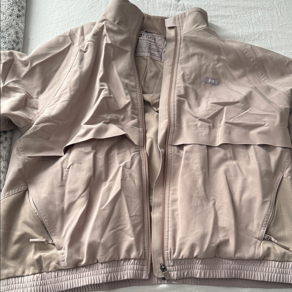 Figs Women's Utility Jacket in Light Tan